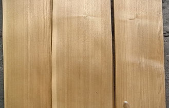 A madeira compensada de madeira do folheado cobre o corte de um quarto folheia a espessura natural de Brown 0.5mm