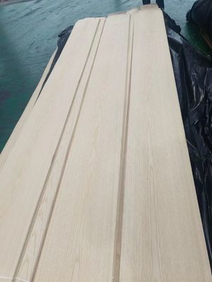 Folha de revestimento de madeira de cinza branca americana natural cortada por coroa para madeira compensada